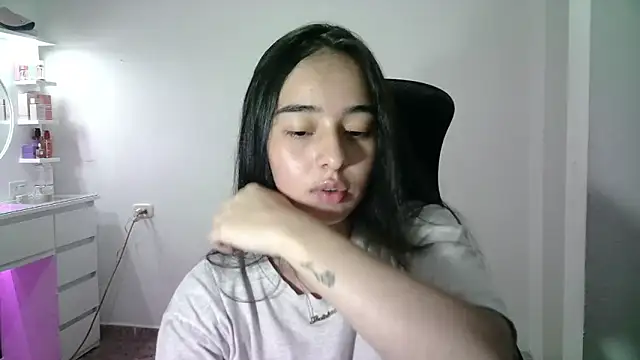 Snapshot of aineangeel chatting on November 12, 2025, 11:30 pm aineangeel online show from November 12, 2025, 11:30 pm