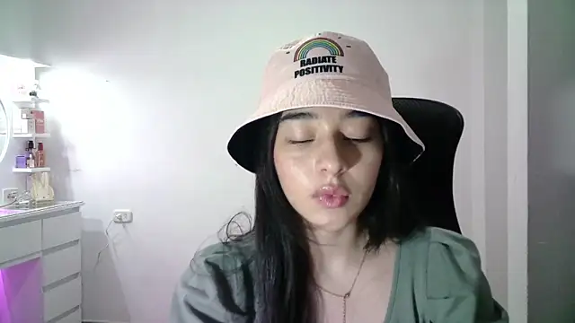 Snapshot of aineangeel chatting on November 8, 2025, 7:06 pm aineangeel online show from November 8, 2025, 7:06 pm