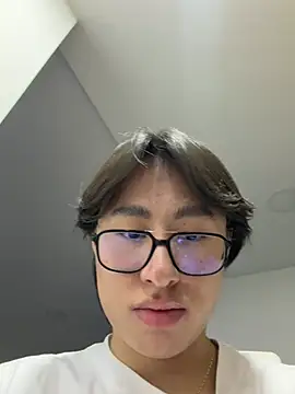 Snapshot of SrLuis18 chatting on June 26, 2026, 11:10 pm SrLuis18 online show from June 26, 2026, 11:10 pm