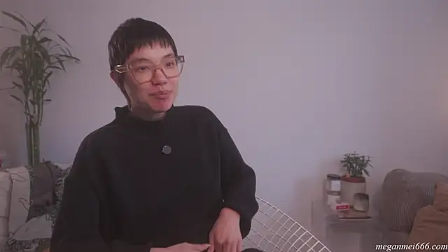 meganmei666 online show from April 13, 2026, 6:01 pm