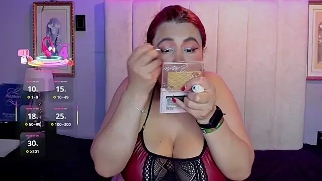 Snapshot of MarthinaBaker chatting on October 28, 2025, 8:08 pm MarthinaBaker online show from October 28, 2025, 8:08 pm