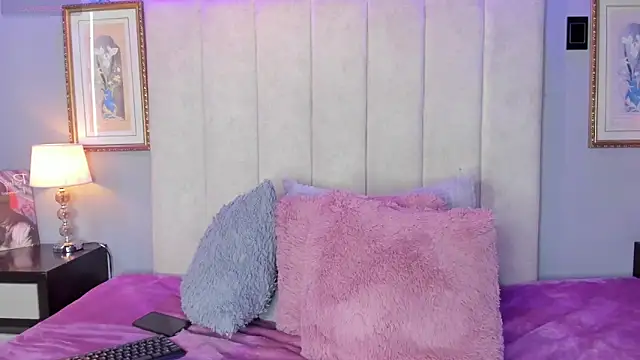 Snapshot of MarthinaBaker chatting on October 19, 2025, 1:47 pm MarthinaBaker online show from October 19, 2025, 1:47 pm