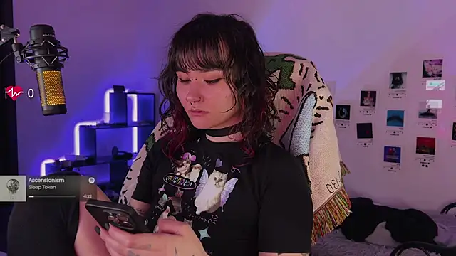 Snapshot of deadlysweet chatting on October 27, 2025, 1:28 am deadlysweet online show from October 27, 2025, 1:28 am