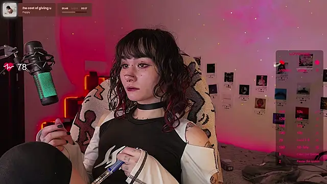 Snapshot of deadlysweet chatting on October 1, 2025, 1:22 am deadlysweet online show from October 1, 2025, 1:22 am