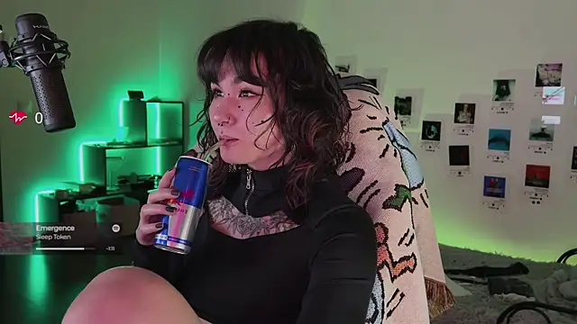 deadlysweet online show from November 7, 2025, 11:52 pm