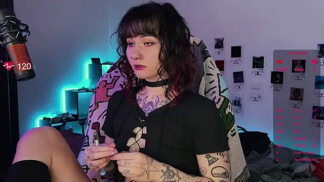 Snapshot of deadlysweet chatting on September 27, 2025, 2:39 am deadlysweet online show from September 27, 2025, 2:39 am