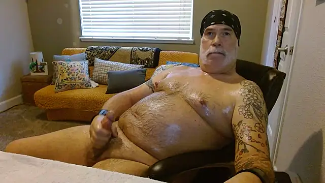 musclebearnips online show from February 26, 2025, 7:10 pm
