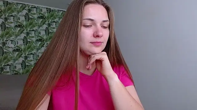 Snapshot of Olivia_shine chatting on September 30, 2025, 4:29 am Olivia shine online show from September 30, 2025, 4:29 am