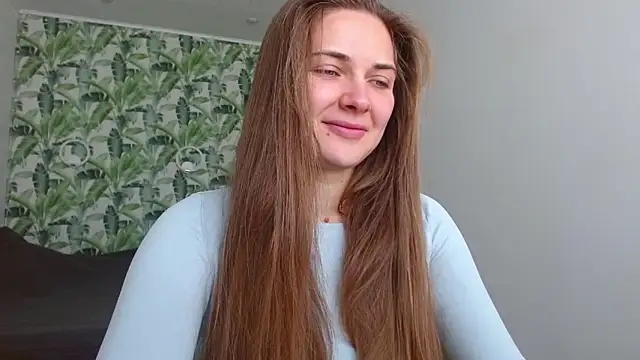 Snapshot of Olivia_shine chatting on October 26, 2025, 5:19 am Olivia shine online show from October 26, 2025, 5:19 am