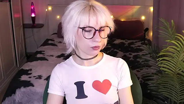 Snapshot of _Moonlight_t chatting on February 8, 2026, 9:18 am Moonlight t online show from February 8, 2026, 9:18 am