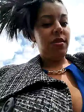 Snapshot of Emily_Wane chatting on December 17, 2024, 4:43 pm Emily Wane online show from December 17, 2024, 4:43 pm