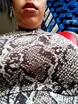Snapshot of Emily_Wane chatting on December 14, 2024, 7:14 pm Emily Wane online show from December 14, 2024, 7:14 pm