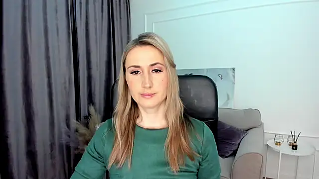 PassionGlow online show from February 26, 2025, 3:35 am