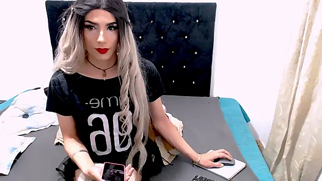 Snapshot of candent_duo777 chatting on February 14, 2025, 12:09 am candent duo777 online show from February 14, 2025, 12:09 am