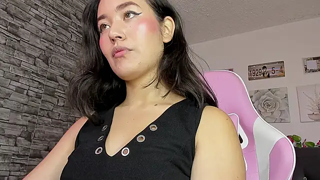 olivia22love online show from February 1, 2025, 1:30 pm