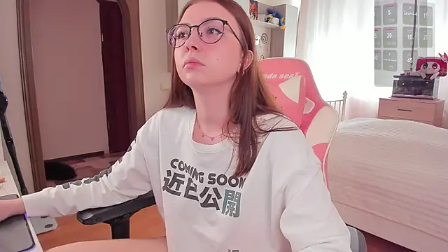 elisejays online show from February 21, 2025, 9:45 am