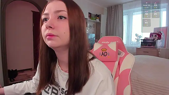 elisejays online show from January 10, 2025, 9:34 am