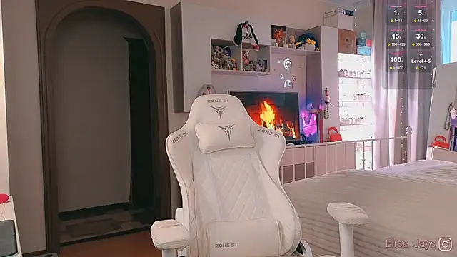 elisejays online show from October 20, 2025, 12:17 pm