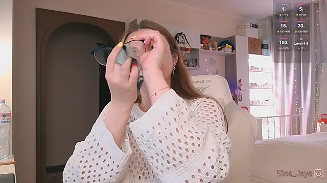 elisejays online show from October 6, 2025, 12:17 pm