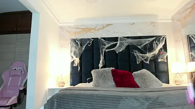 Snapshot of EVELIN_MASON chatting on October 21, 2025, 9:47 pm EVELIN MASON online show from October 21, 2025, 9:47 pm