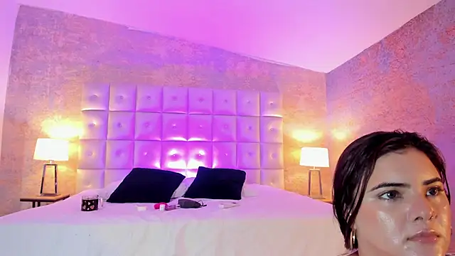 Snapshot of EVELIN_MASON chatting on September 18, 2025, 9:18 pm EVELIN MASON online show from September 18, 2025, 9:18 pm