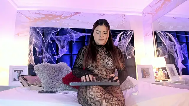 Snapshot of EVELIN_MASON chatting on October 11, 2025, 10:11 pm EVELIN MASON online show from October 11, 2025, 10:11 pm