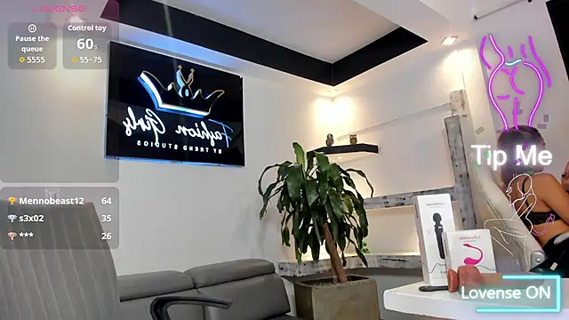 AnaRuiz online show from September 17, 2025, 11:51 pm