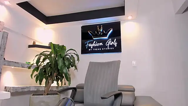 AnaRuiz online show from November 22, 2025, 1:04 am