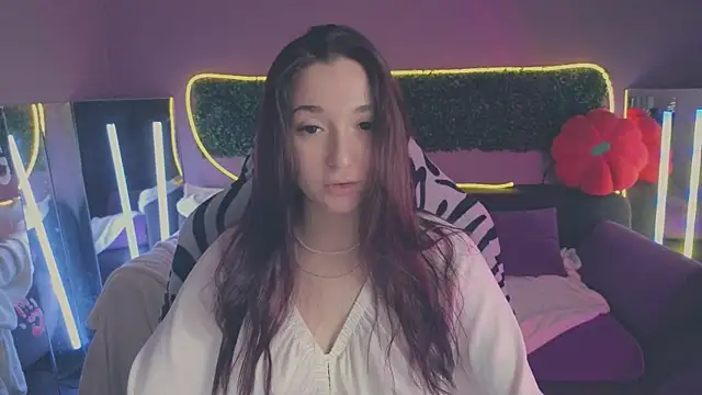 Snapshot of YasmineWest chatting on November 8, 2025, 1:53 am YasmineWest online show from November 8, 2025, 1:53 am