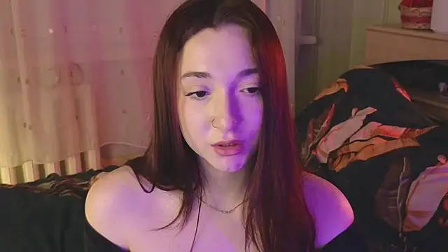 Snapshot of YasmineWest chatting on February 5, 2025, 5:20 pm YasmineWest online show from February 5, 2025, 5:20 pm