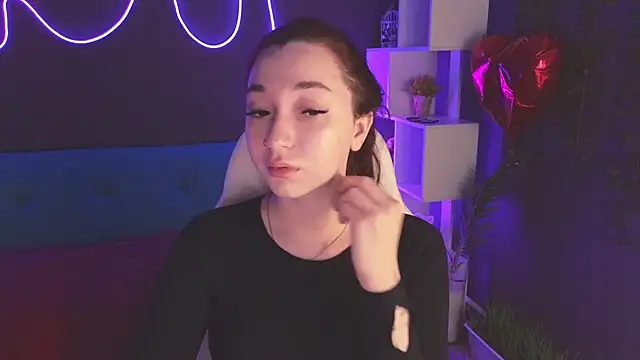 Snapshot of YasmineWest chatting on March 11, 2025, 12:54 am YasmineWest online show from March 11, 2025, 12:54 am