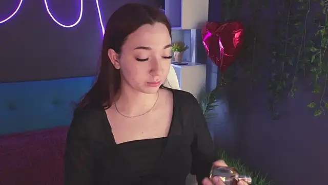 Snapshot of YasmineWest chatting on March 12, 2025, 1:03 am YasmineWest online show from March 12, 2025, 1:03 am