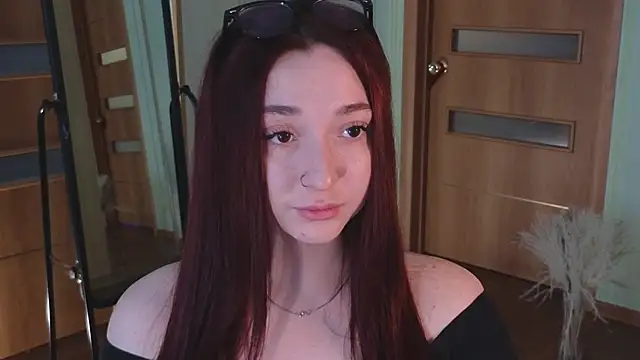 Snapshot of YasmineWest chatting on January 18, 2025, 9:24 am YasmineWest online show from January 18, 2025, 9:24 am