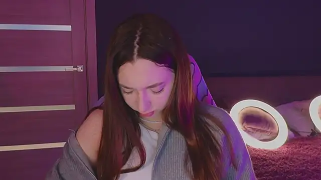 Snapshot of YasmineWest chatting on October 10, 2025, 1:50 am YasmineWest online show from October 10, 2025, 1:50 am