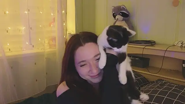 Snapshot of YasmineWest chatting on February 24, 2025, 7:11 am YasmineWest online show from February 24, 2025, 7:11 am