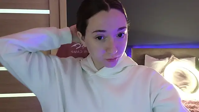 Snapshot of YasmineWest chatting on September 9, 2025, 1:38 am YasmineWest online show from September 9, 2025, 1:38 am