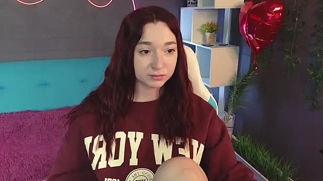 Snapshot of YasmineWest chatting on March 3, 2025, 4:32 am YasmineWest online show from March 3, 2025, 4:32 am