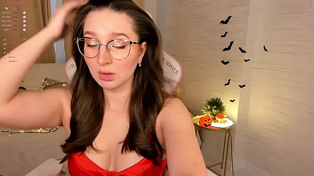 Snapshot of AnnikaAllison chatting on October 19, 2025, 12:08 pm AnnikaAllison online show from October 19, 2025, 12:08 pm