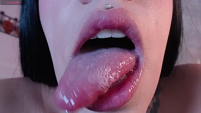 cattleya jensen  online show from October 13, 2025, 1:23 pm