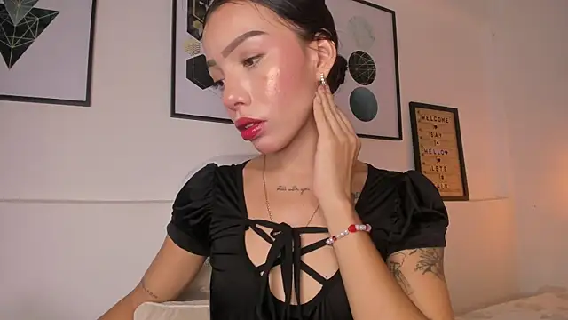 amysc online show from December 3, 2025, 1:54 pm