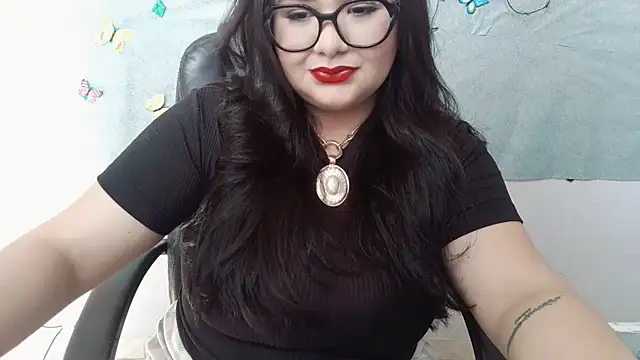 hottiechubbyy online show from November 18, 2025, 5:05 pm