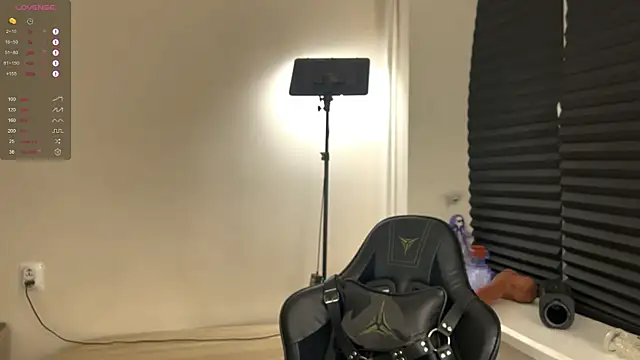 Snapshot of carthylovvve chatting on September 19, 2025, 4:11 pm carthylovvve online show from September 19, 2025, 4:11 pm