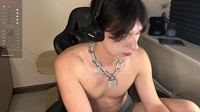 Snapshot of carthylovvve chatting on October 21, 2025, 3:11 pm carthylovvve online show from October 21, 2025, 3:11 pm