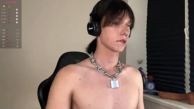 Snapshot of carthylovvve chatting on October 11, 2025, 3:24 pm carthylovvve online show from October 11, 2025, 3:24 pm