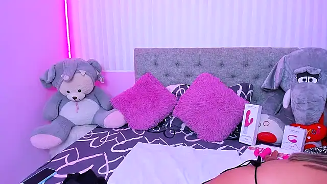 milf bigass  online show from January 28, 2025, 1:27 pm