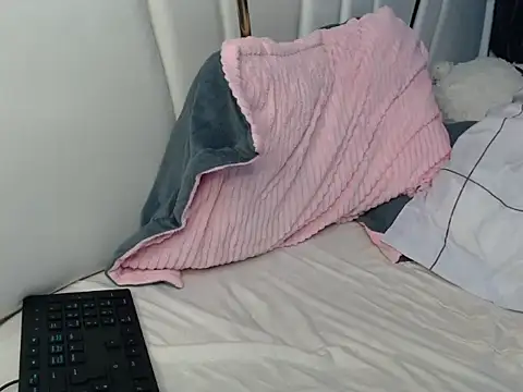 Snapshot of Brizzy_dee chatting on October 4, 2025, 5:58 pm Brizzy dee online show from October 4, 2025, 5:58 pm