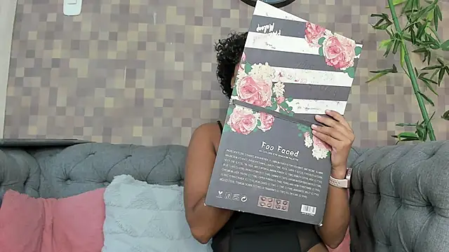 Snapshot of saray_mardez chatting on September 12, 2025, 12:16 pm saray mardez online show from September 12, 2025, 12:16 pm