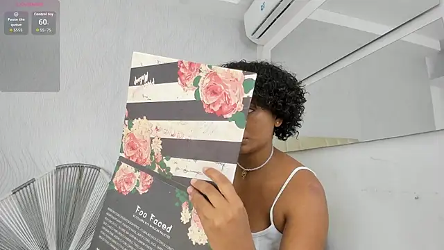 Snapshot of saray_mardez chatting on September 9, 2025, 12:14 pm saray mardez online show from September 9, 2025, 12:14 pm