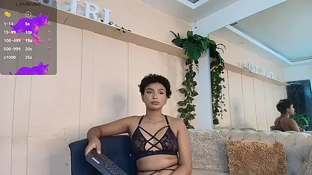 Snapshot of saray_mardez chatting on March 10, 2025, 12:28 pm saray mardez online show from March 10, 2025, 12:28 pm