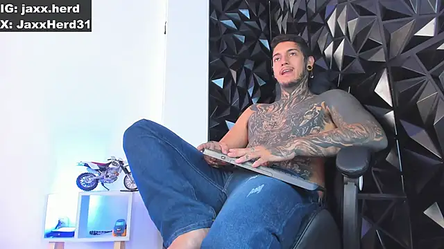 Snapshot of JAXXXONHERD chatting on February 12, 2025, 4:00 pm JAXXXONHERD online show from February 12, 2025, 4:00 pm